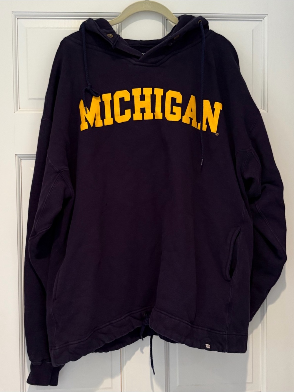 Vintage University of Michigan Russell Athletic Navy & Yellow Sweatshirt